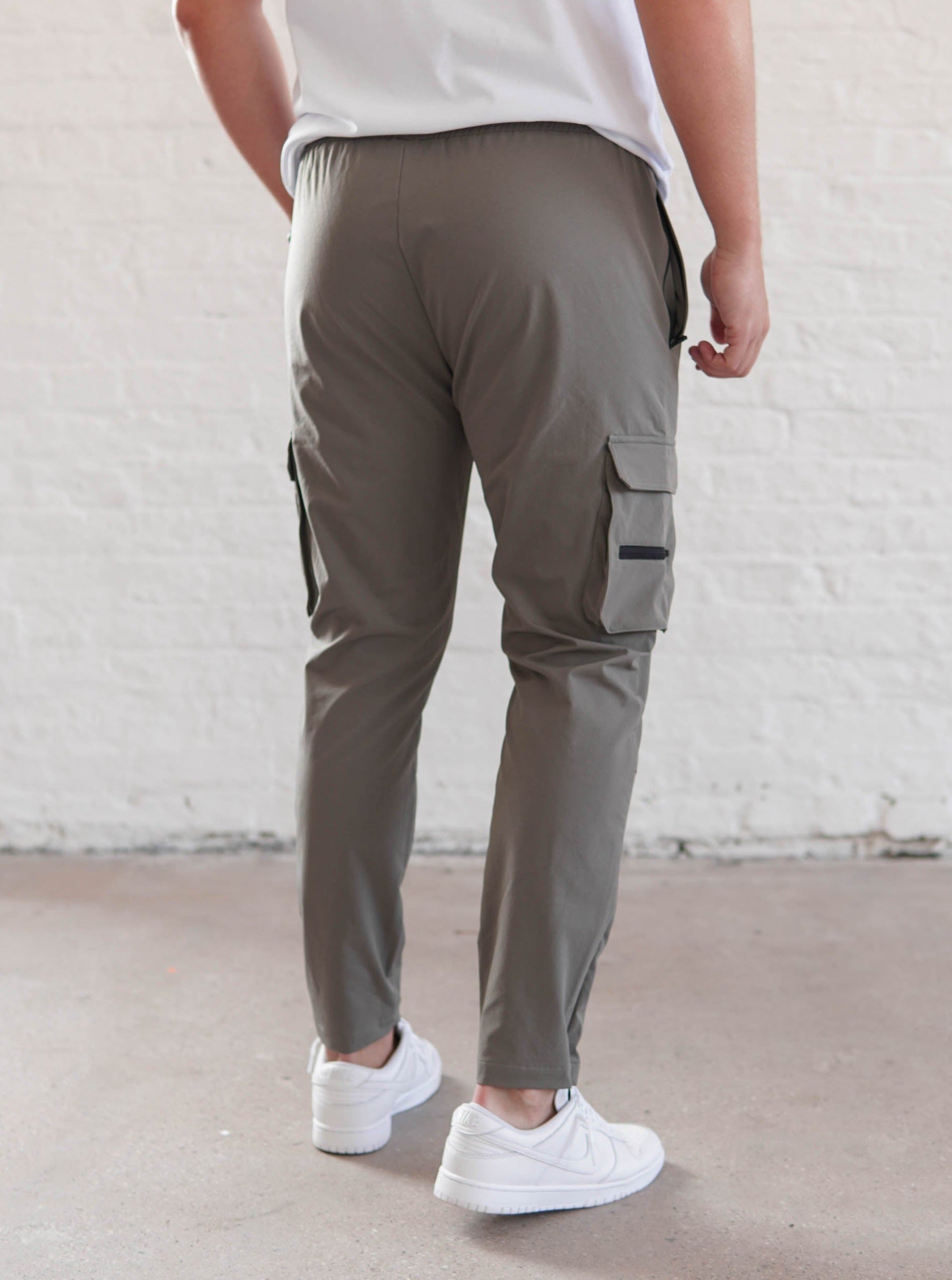 Tech Stretch Cargo Pant In Olive