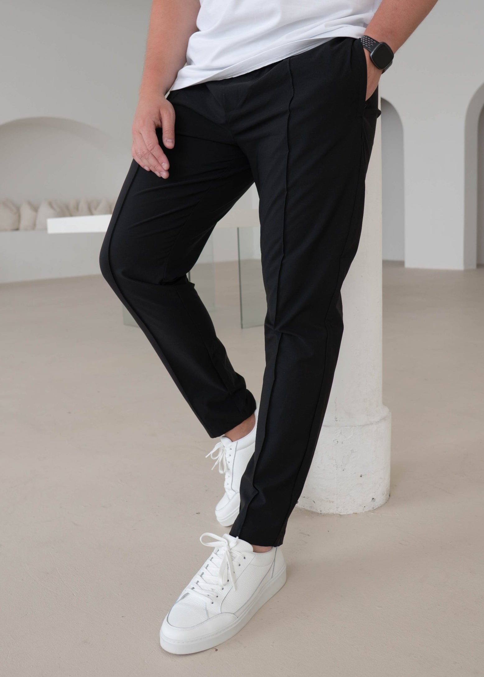 Smart Pleat Trouser In Black