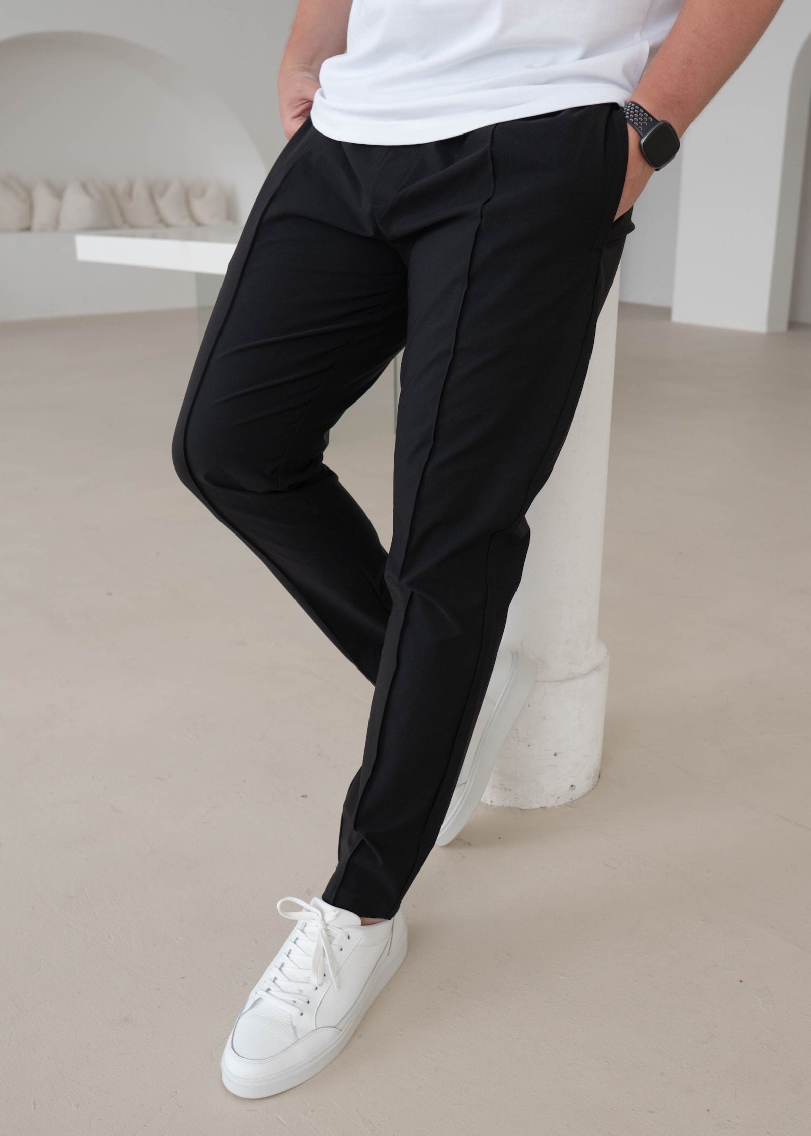 Smart Pleat Trouser In Black