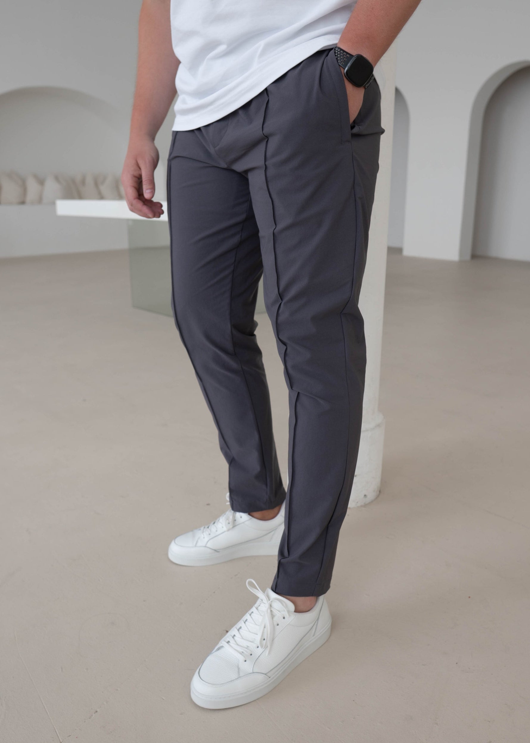Smart Pleat Trouser In Charcoal