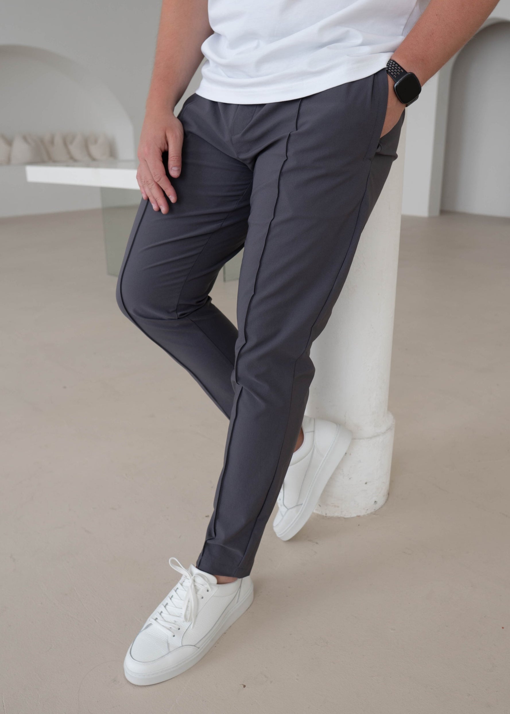 Smart Pleat Trouser In Charcoal