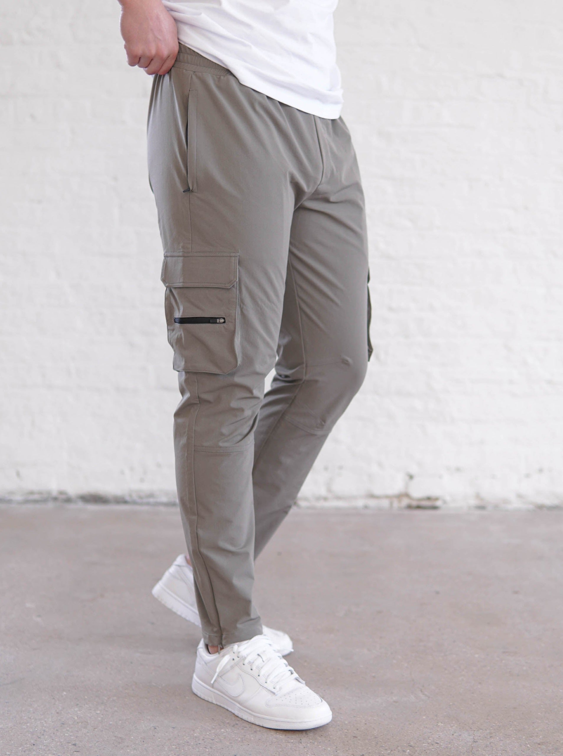 Tech Stretch Cargo Pant In Olive