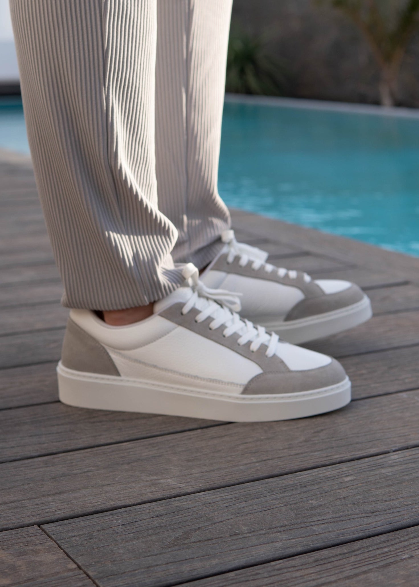 Premium Leather Trainer In White/Grey