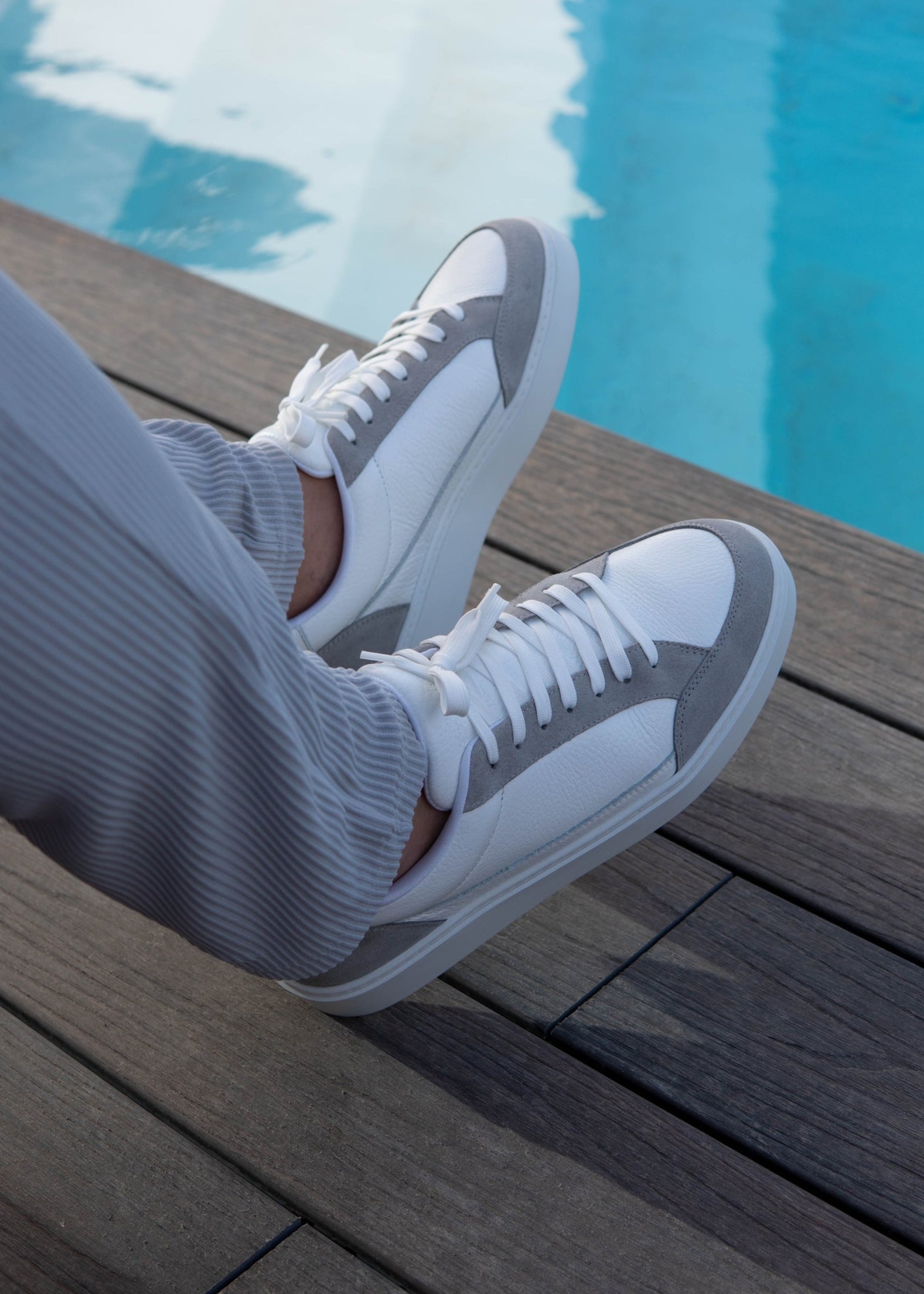 Premium Leather Trainer In White/Grey