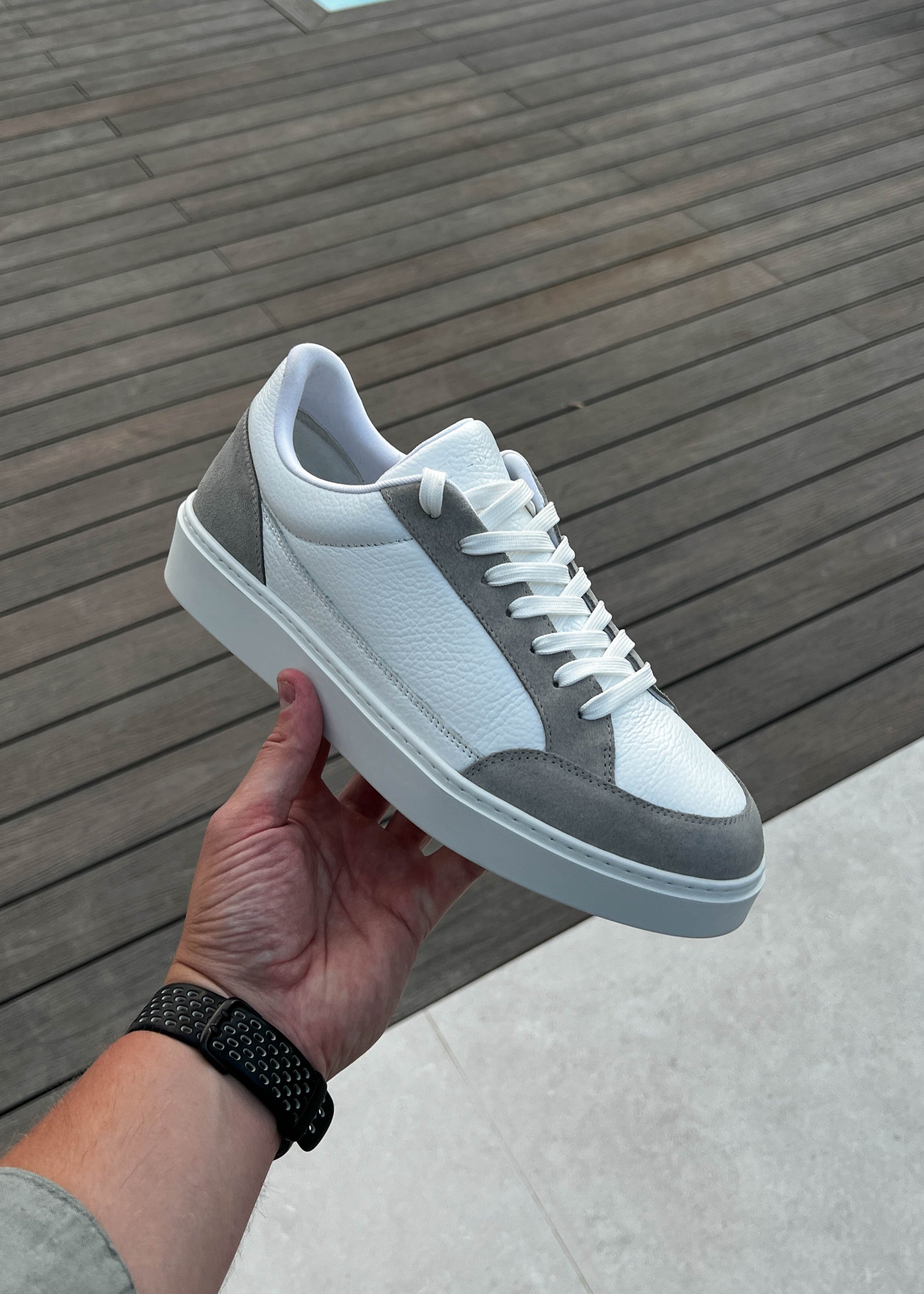 Premium Leather Trainer In White/Grey