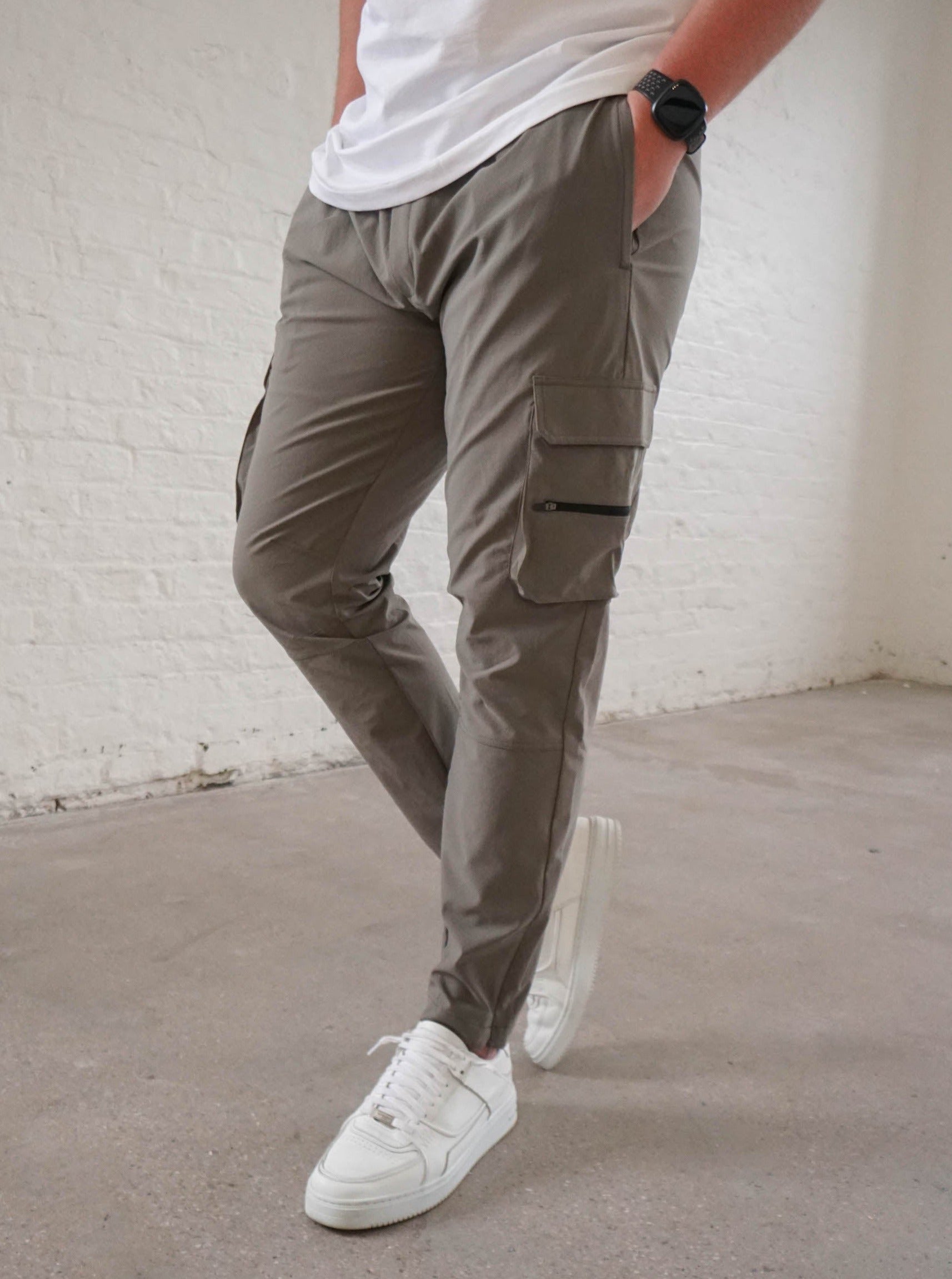Tech Stretch Cargo Pant In Olive