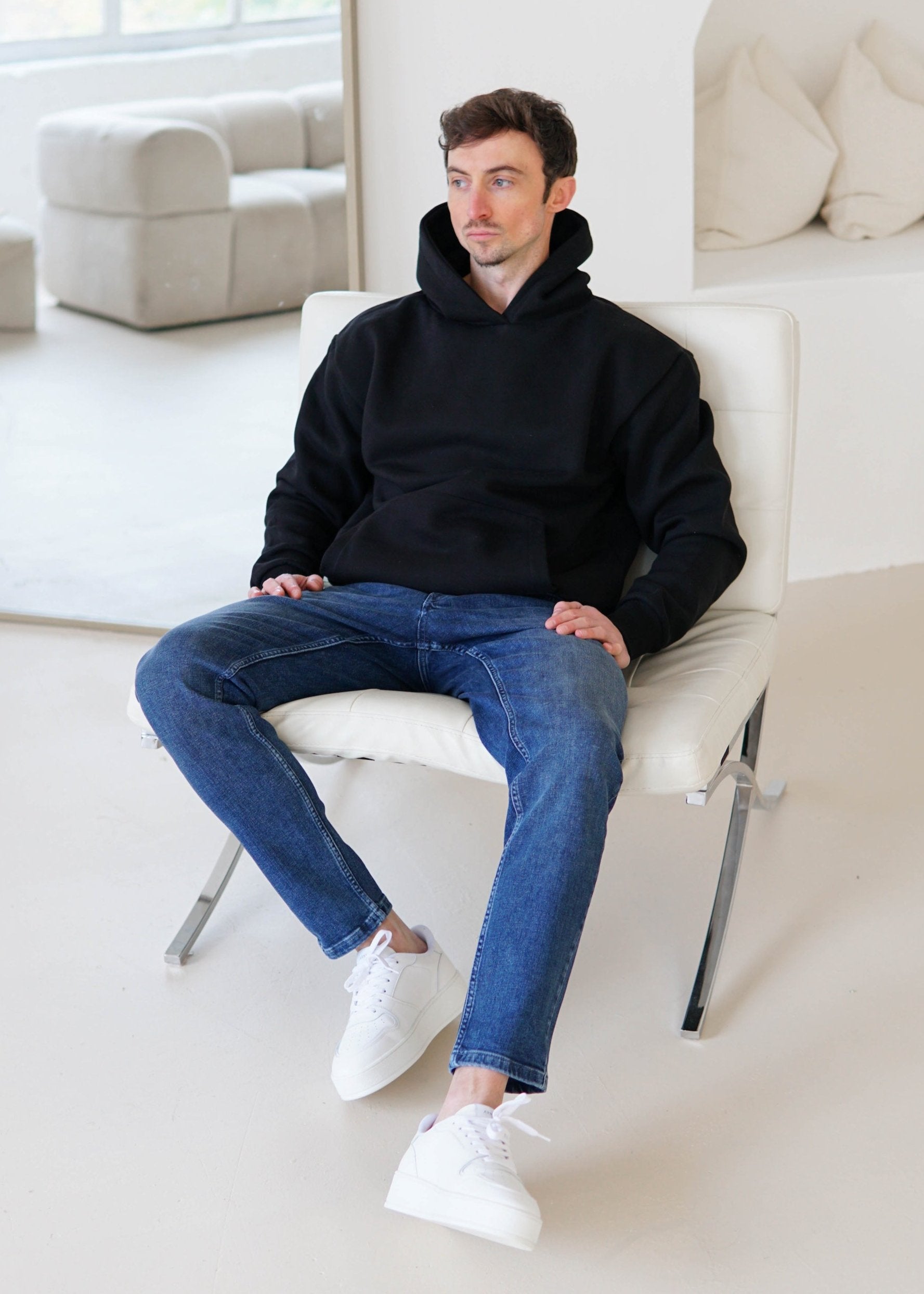 Premium Relaxed Hoodie In Black