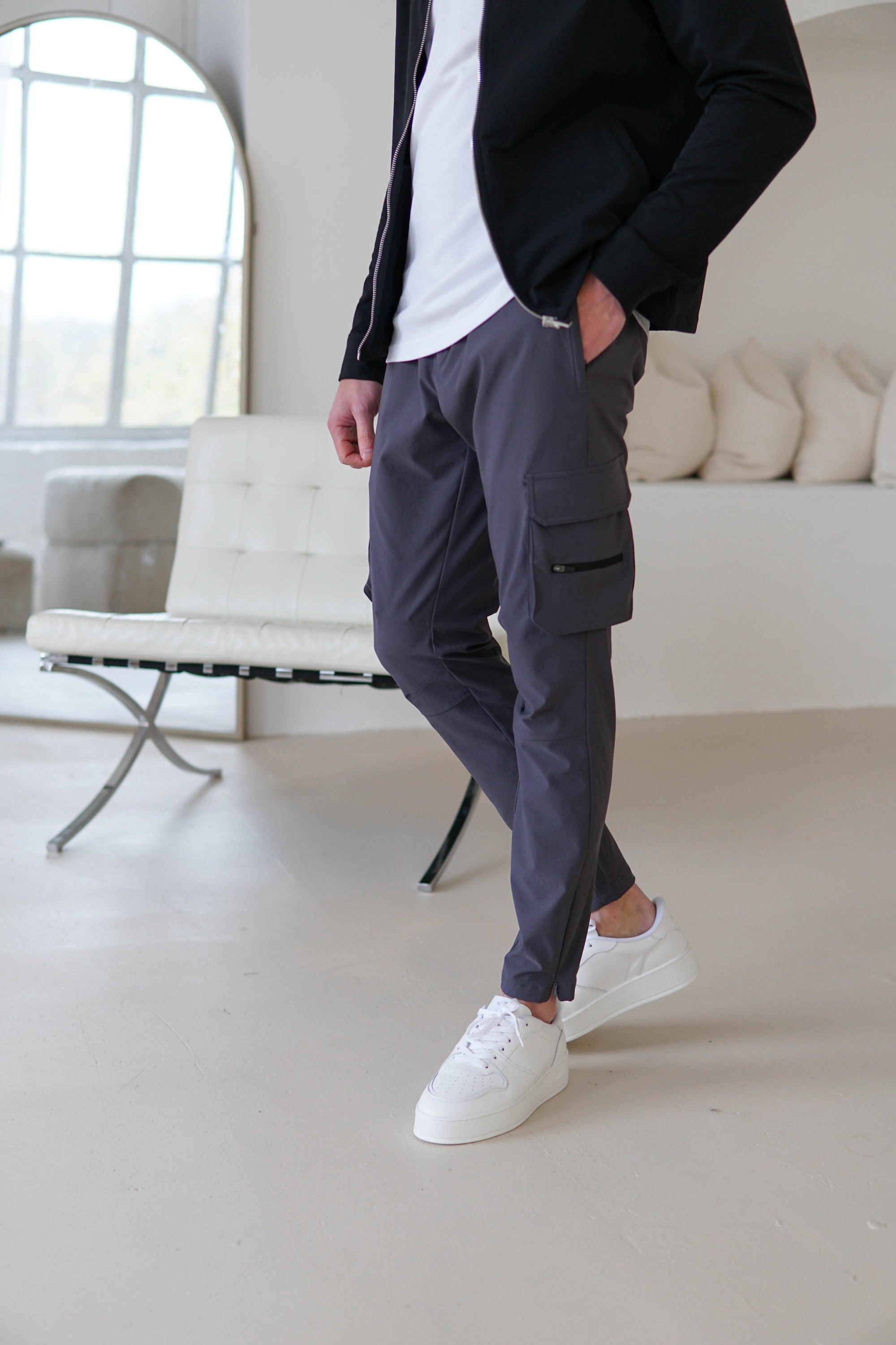 Tech Stretch Cargo Pant In Charcoal