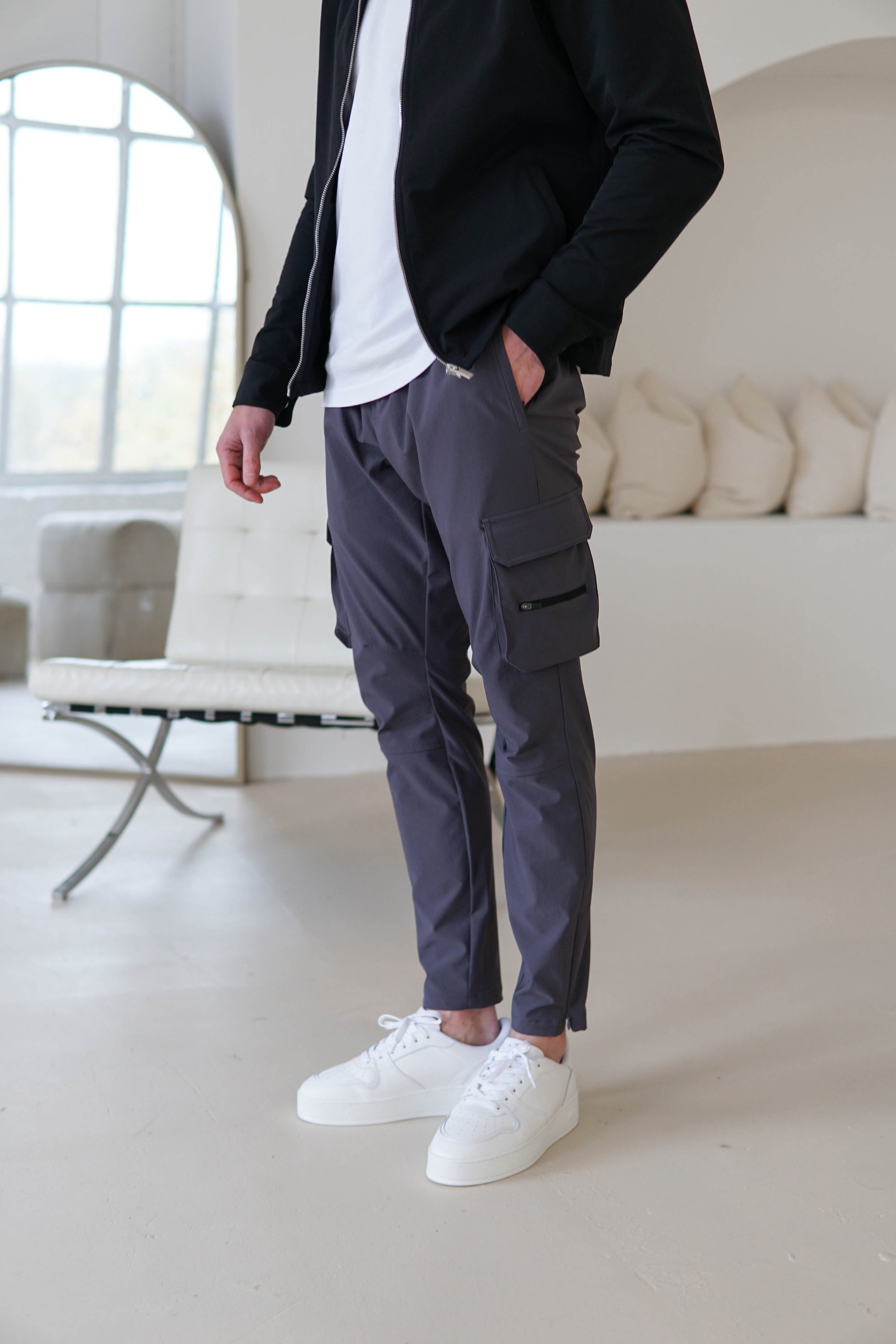 Tech Stretch Cargo Pant In Charcoal