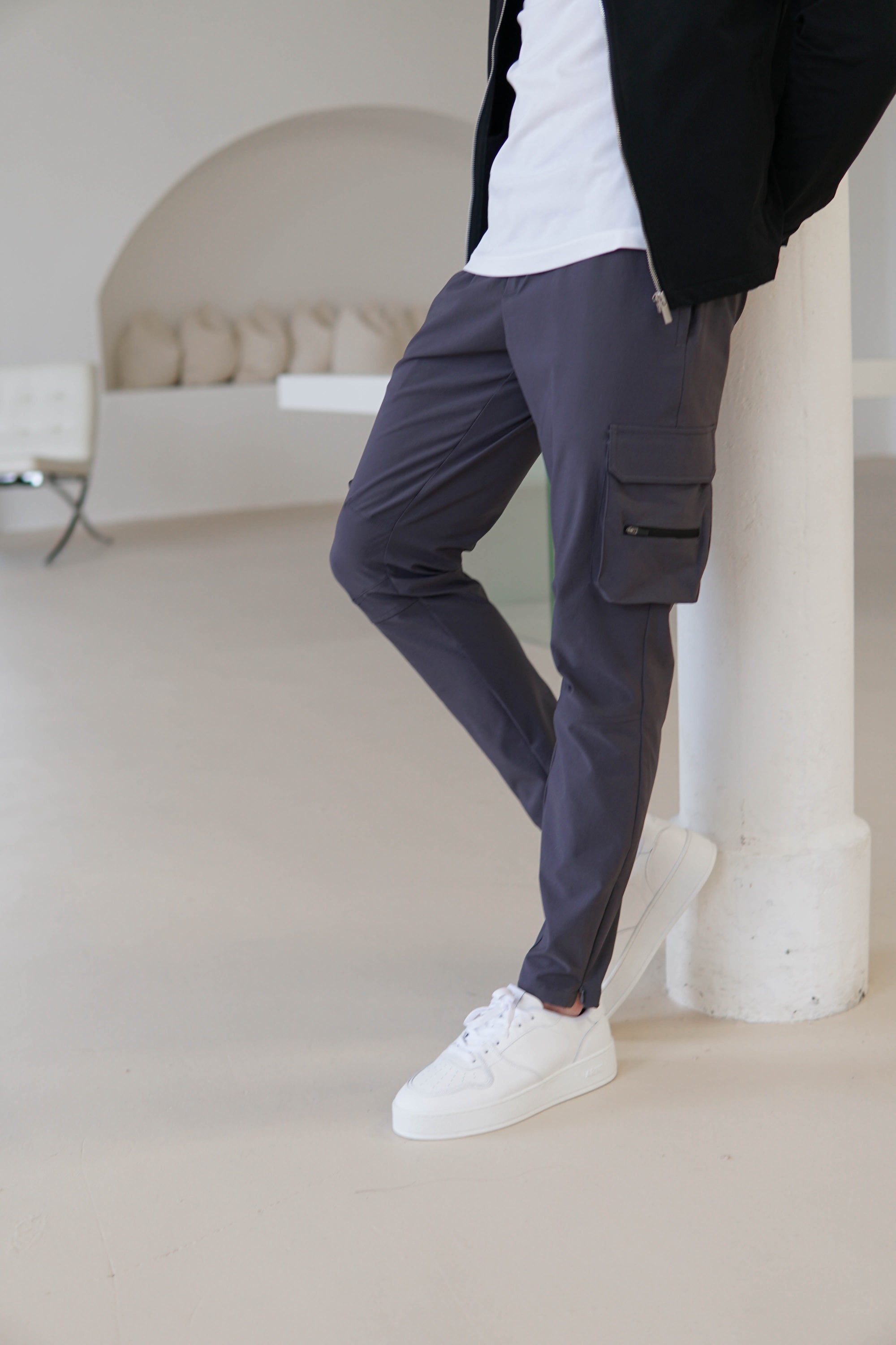 Tech Stretch Cargo Pant In Charcoal