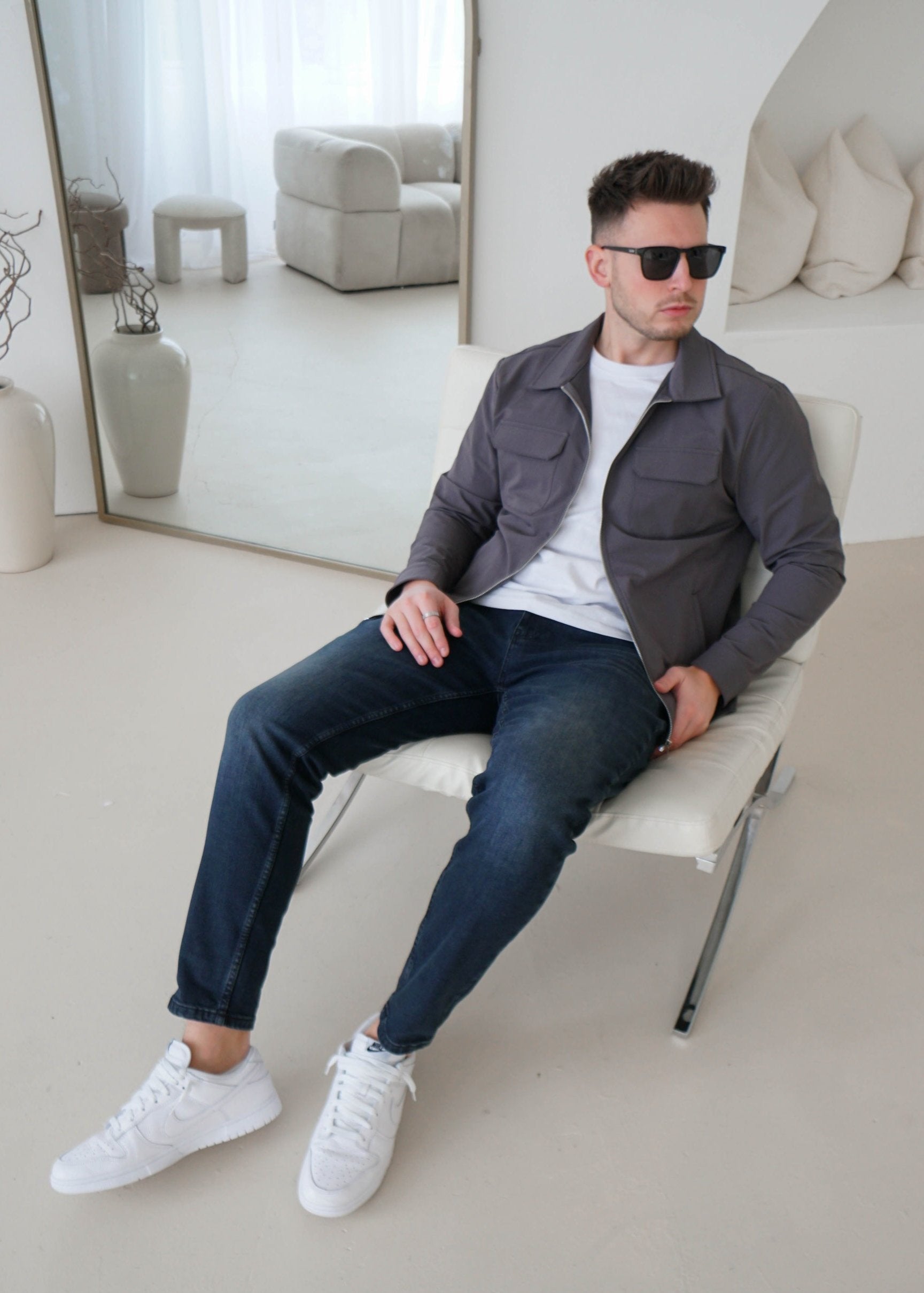 Relaxed Tapered Jeans In Midnight Dark Blue