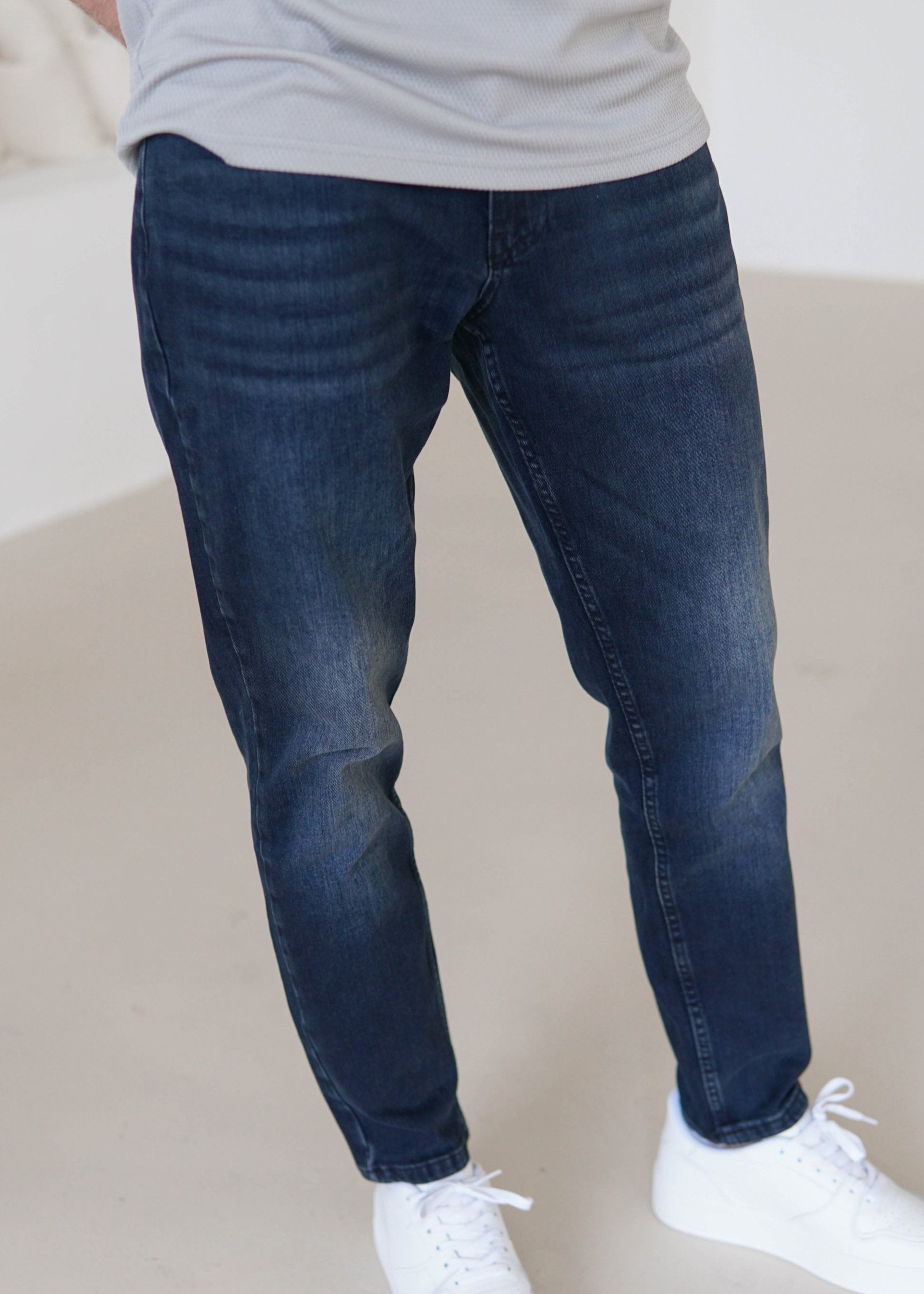 Relaxed Tapered Jeans In Midnight Dark Blue