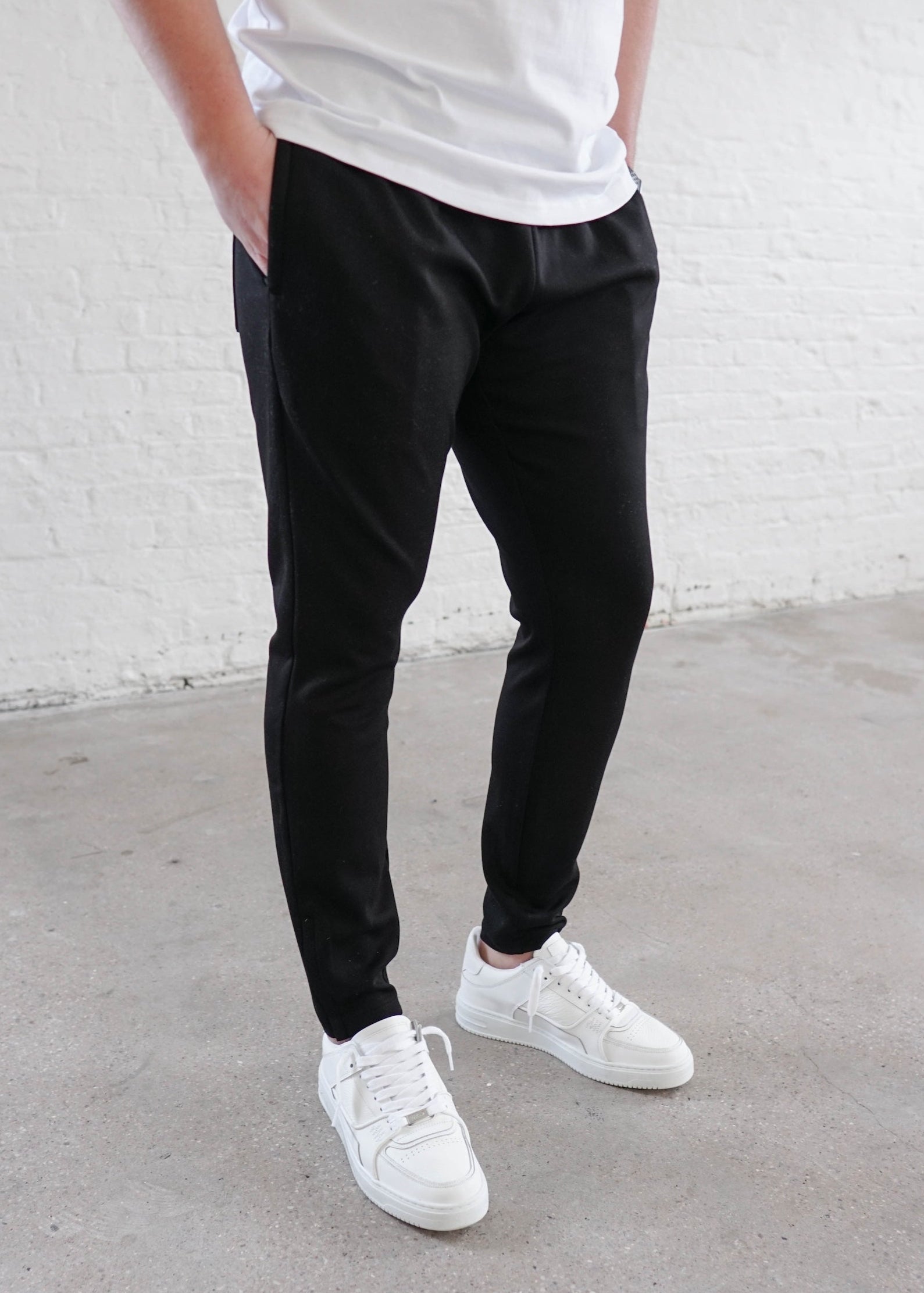 Luxe Aura Joggers In Black