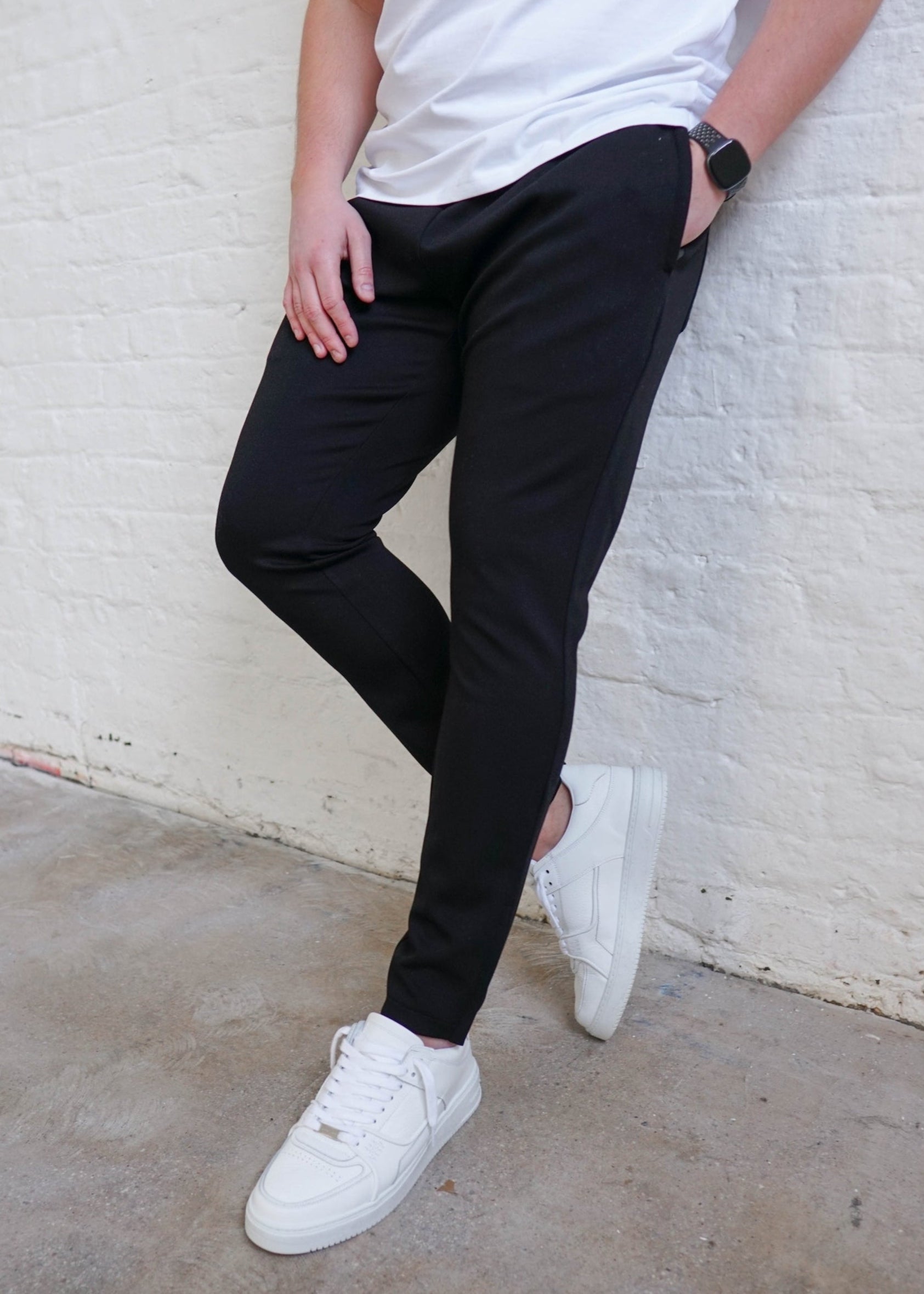 Luxe Aura Joggers In Black