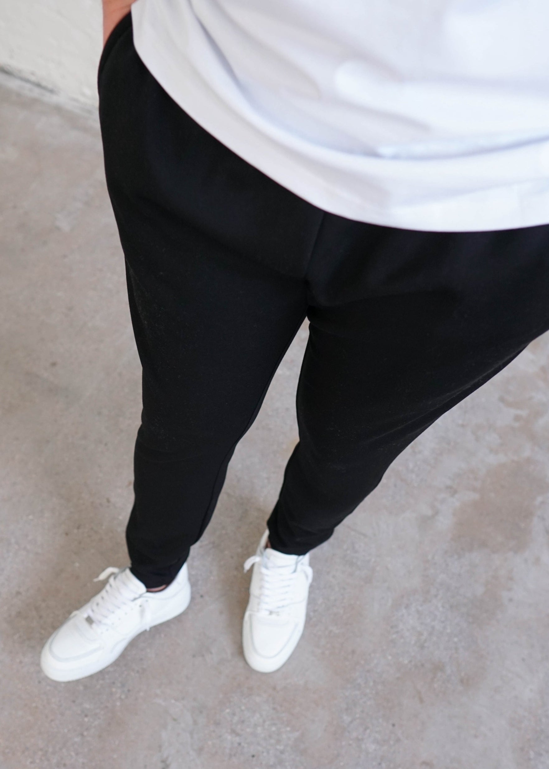 Luxe Aura Joggers In Black