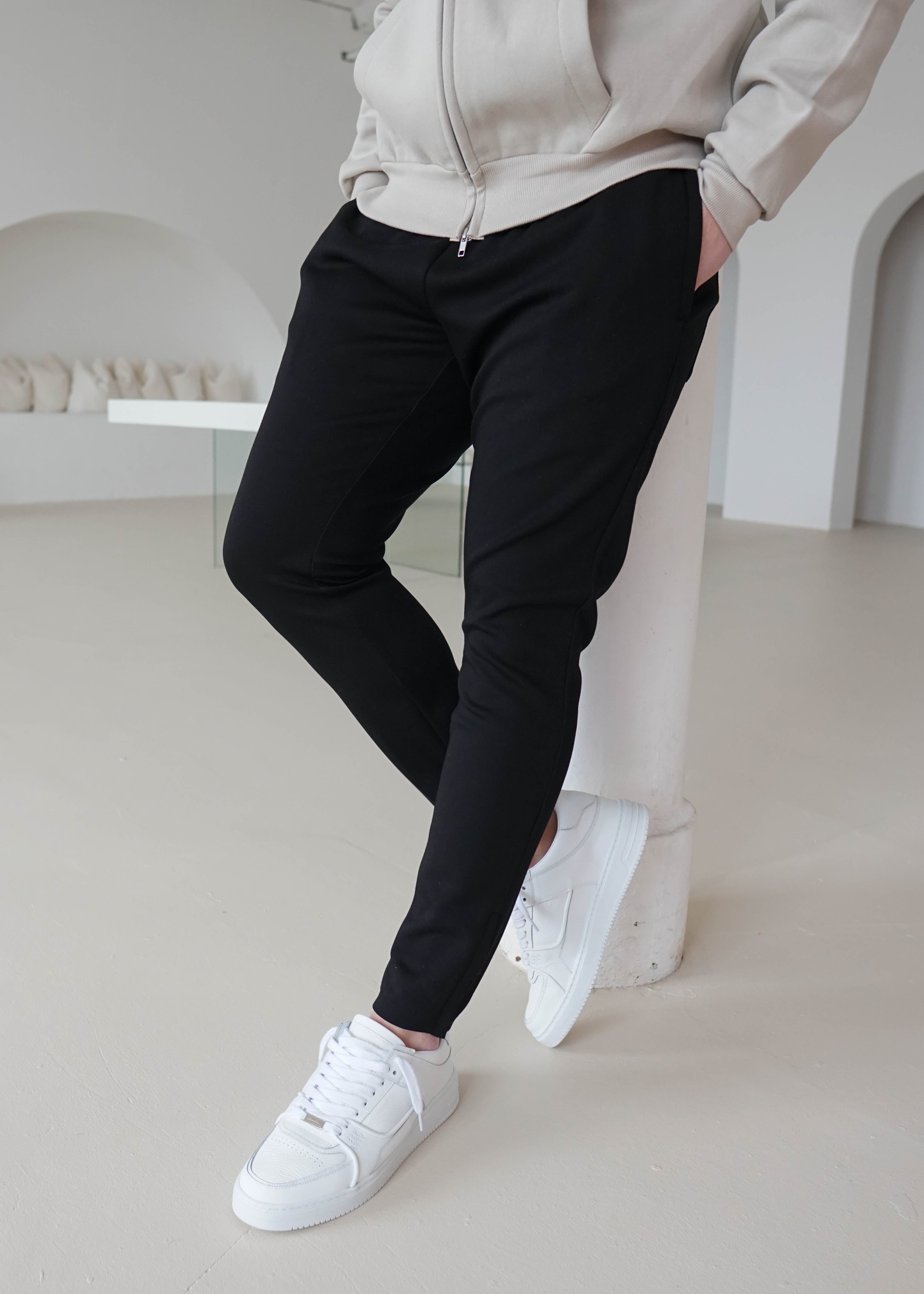 Luxe Aura Joggers In Black