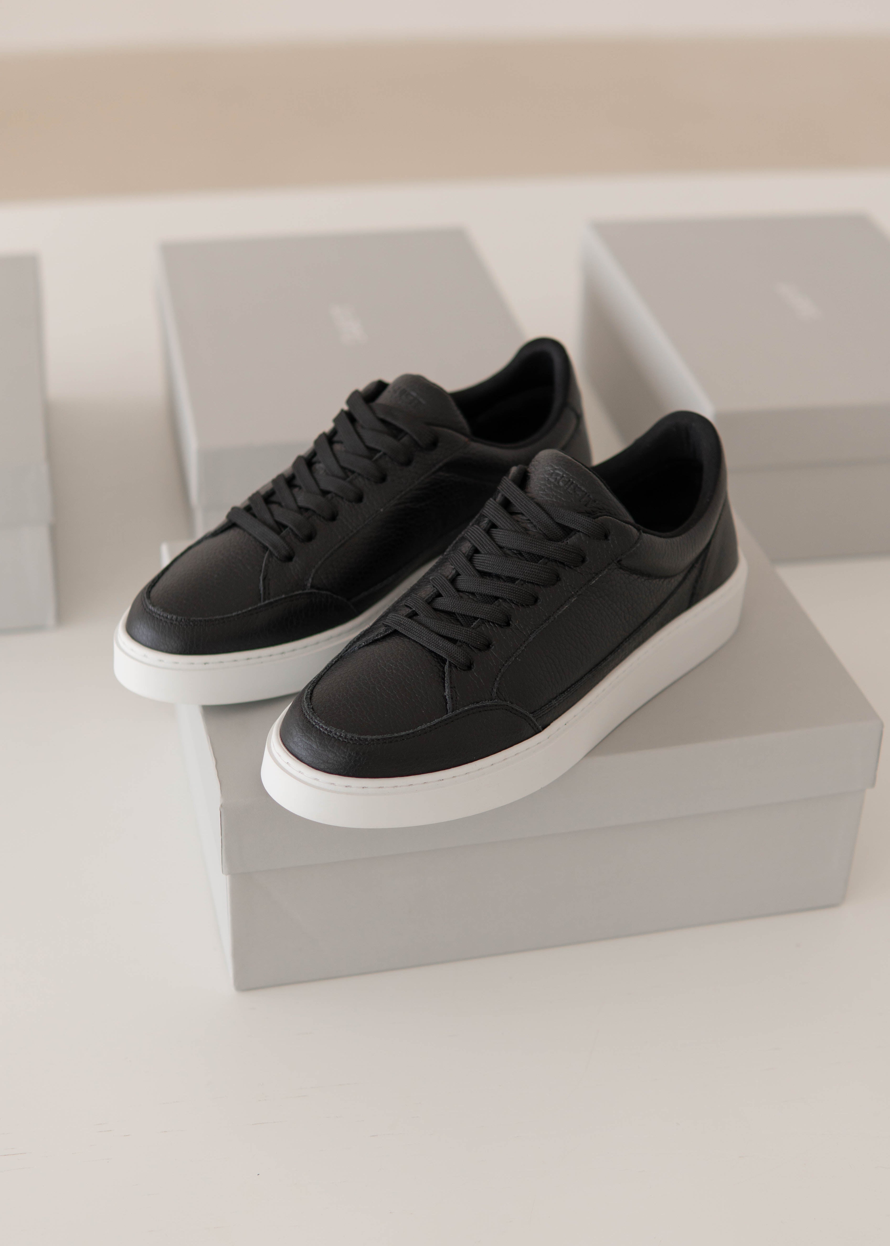 Premium Leather Trainer In Black/White