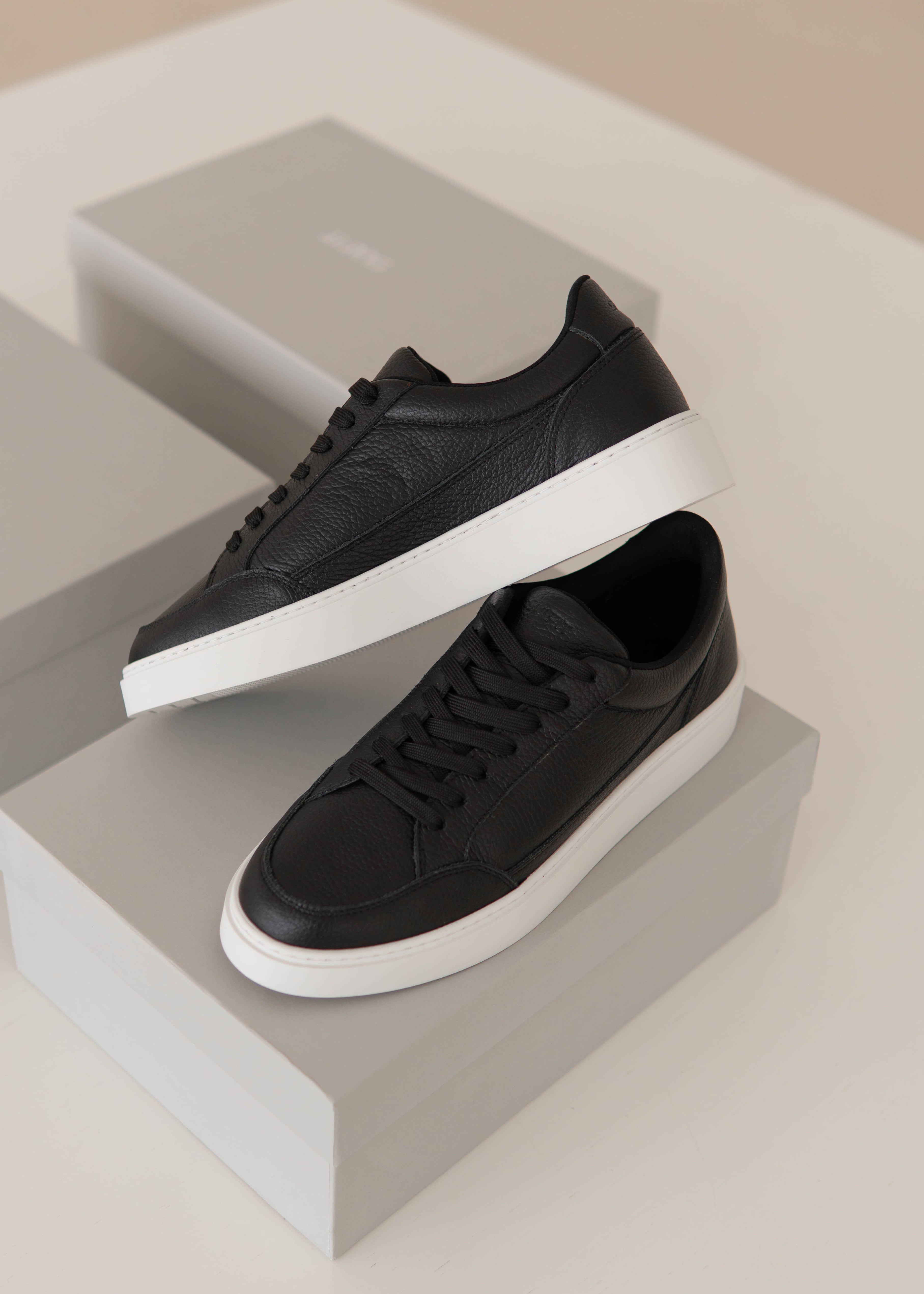 Premium Leather Trainer In Black/White