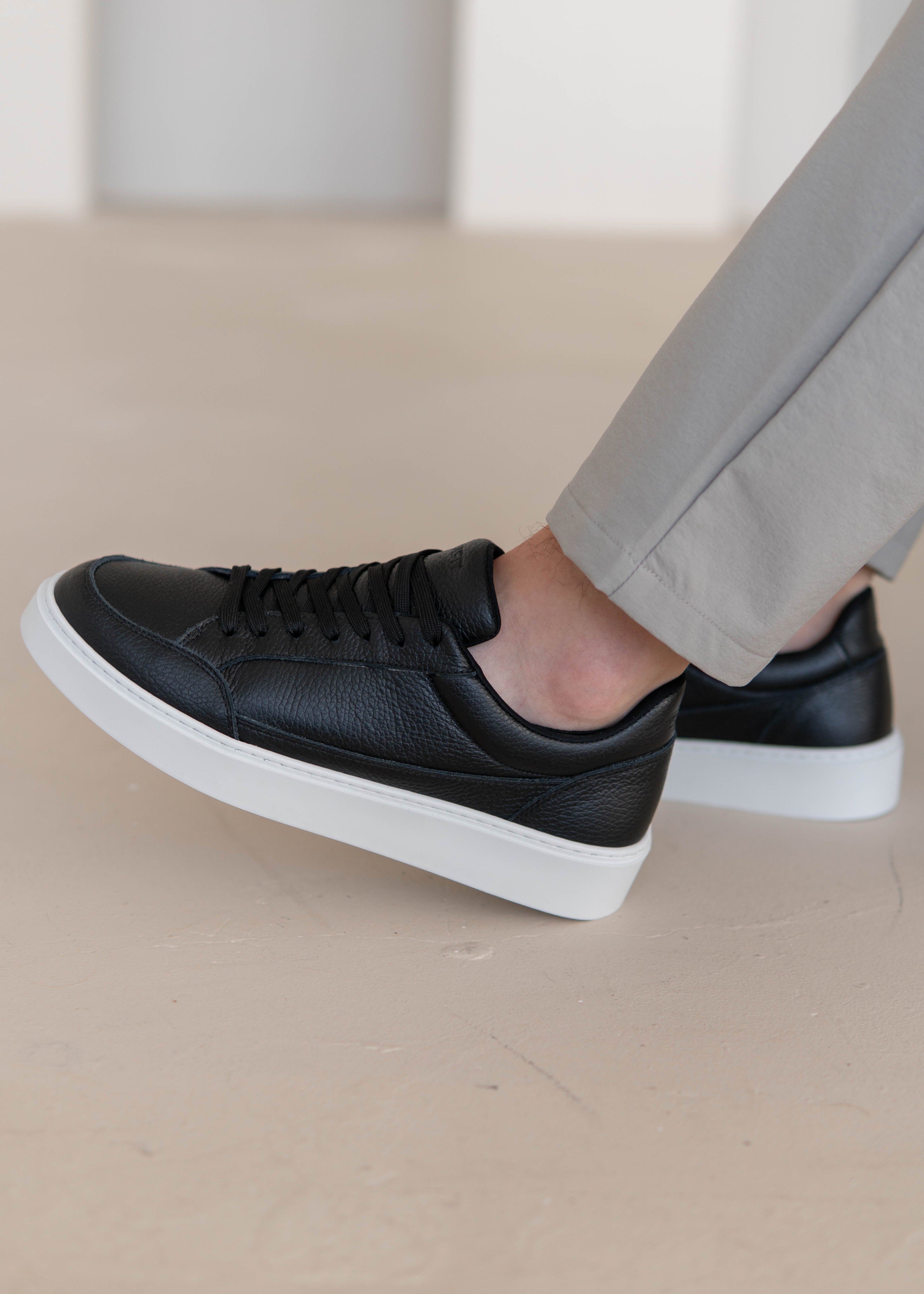 Premium Leather Trainer In Black/White
