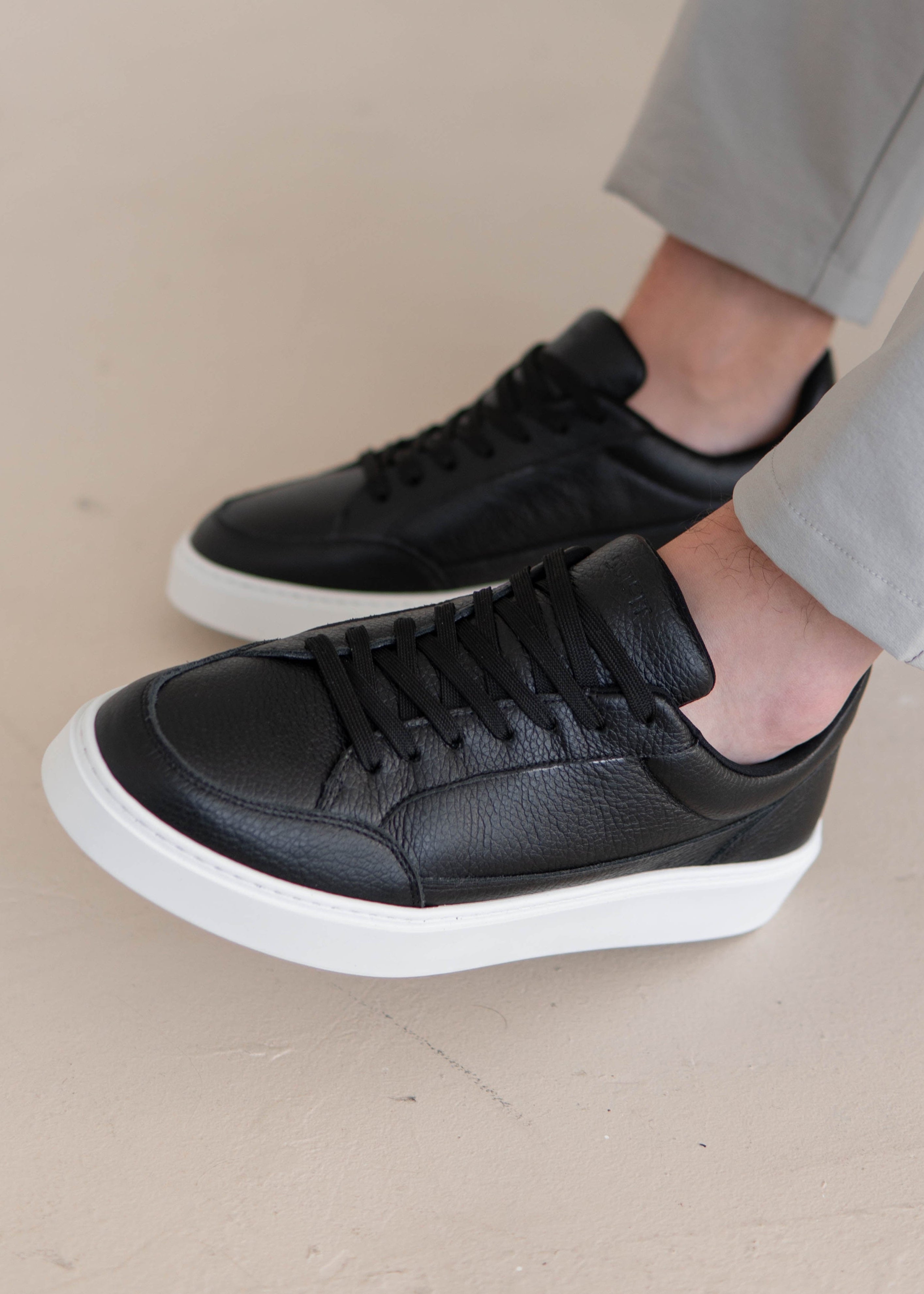 Premium Leather Trainer In Black/White