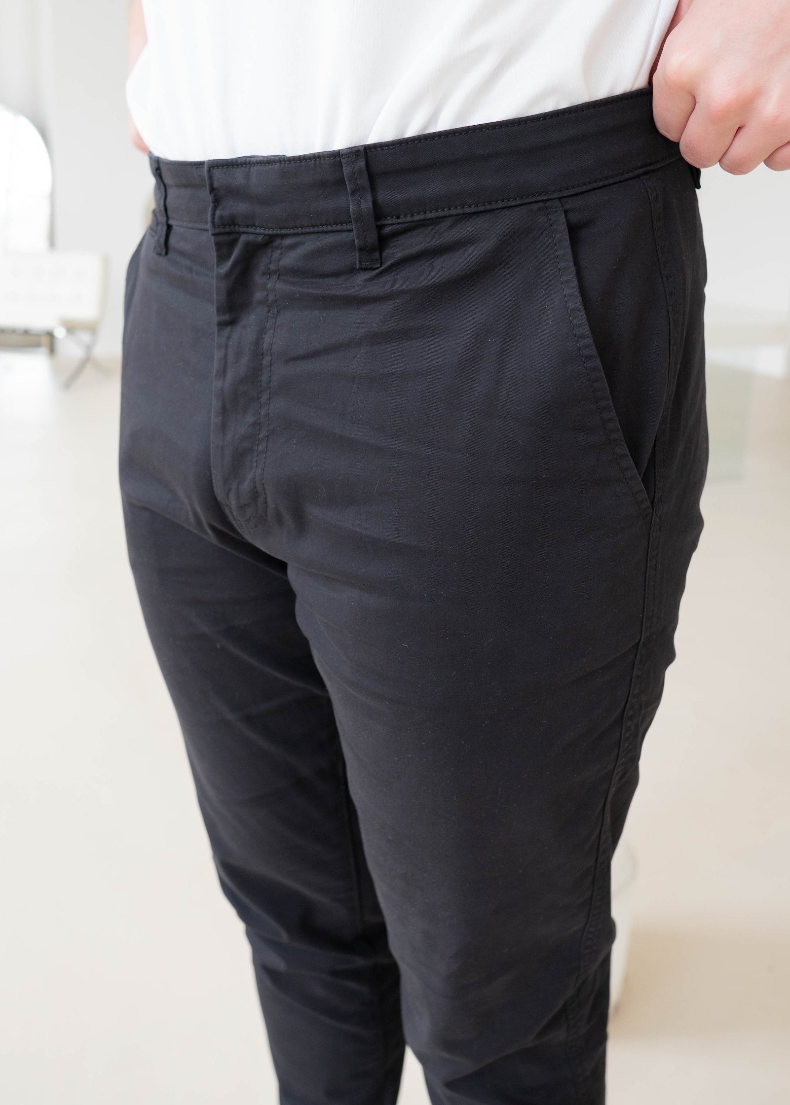 Slim Comfort Chinos In Black
