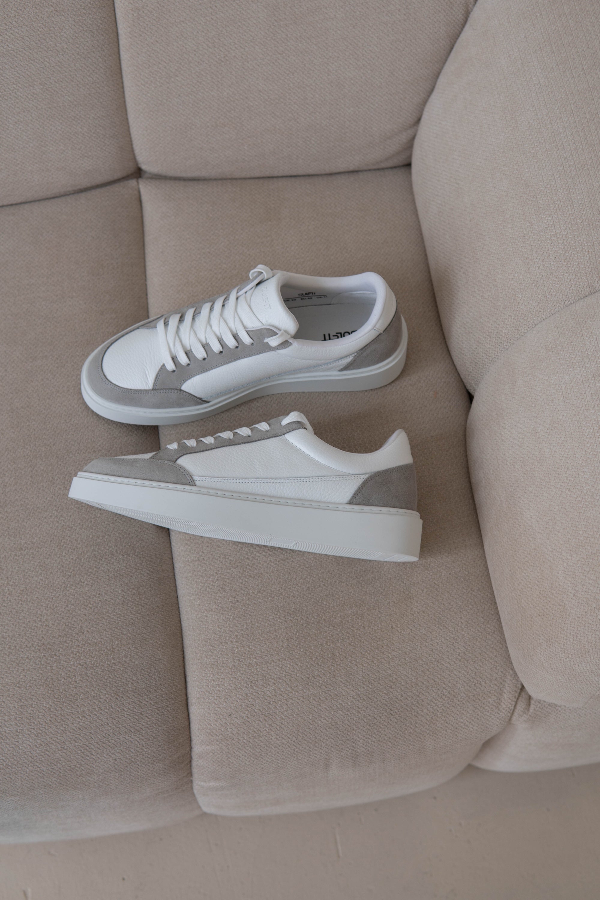 Premium Leather Trainer In White/Grey