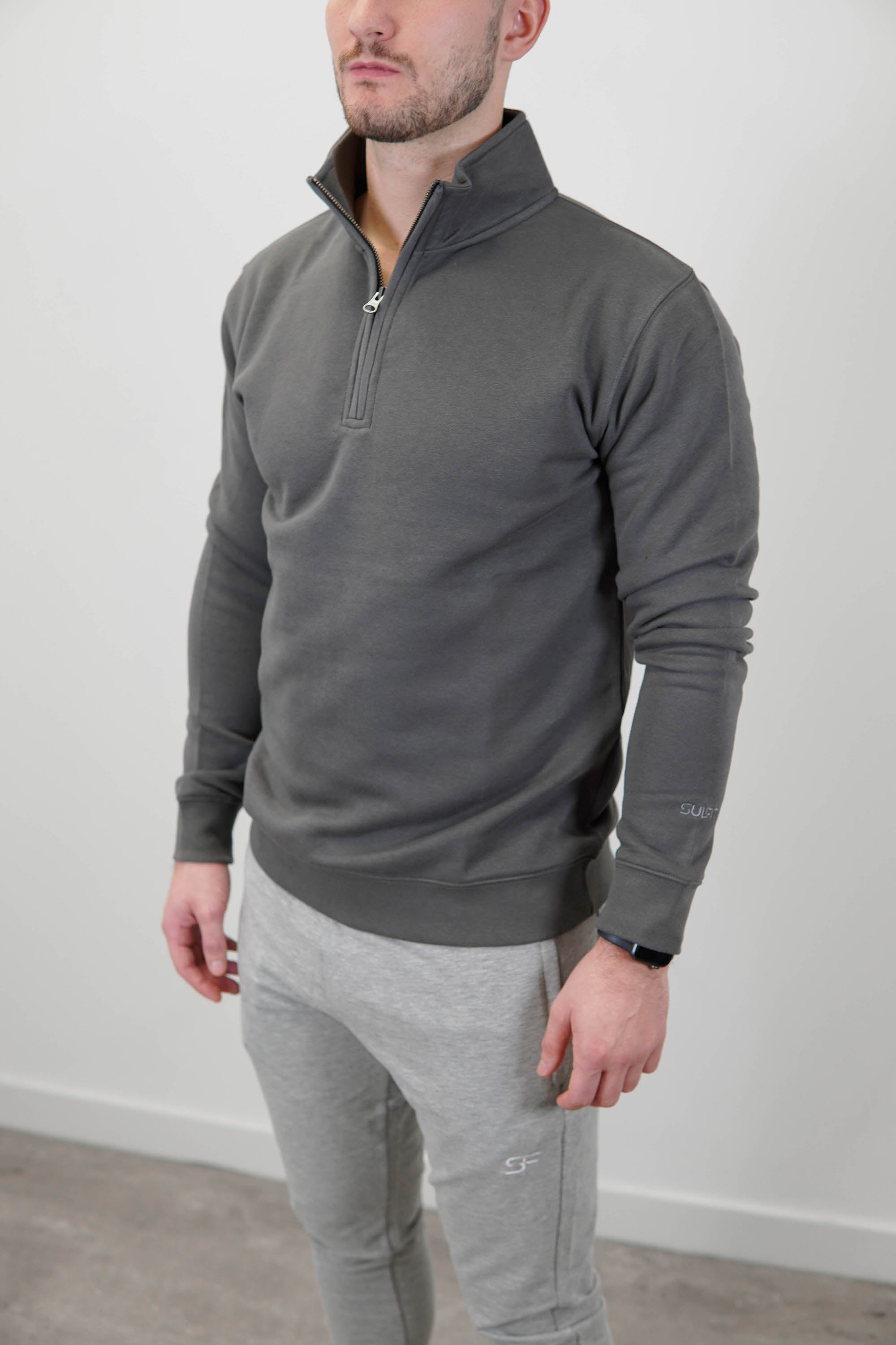 Essential Quarter Zip Sweatshirt In Charcoal – Sulfit Clothing