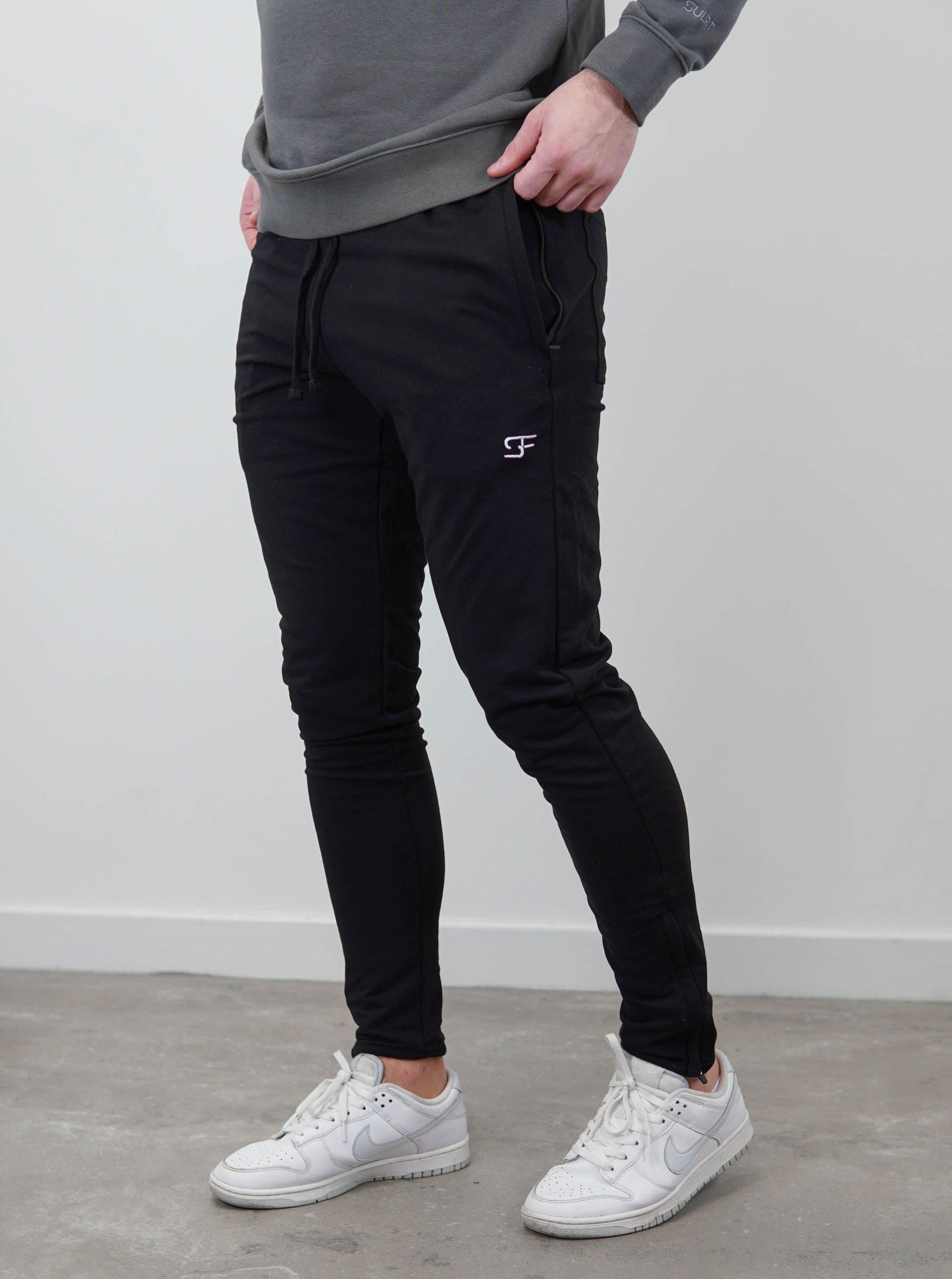 Aura Slim Fit Joggers In Black/White – Sulfit Clothing