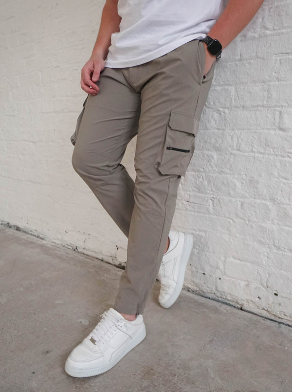 Tech Stretch Cargo Pant In Taupe