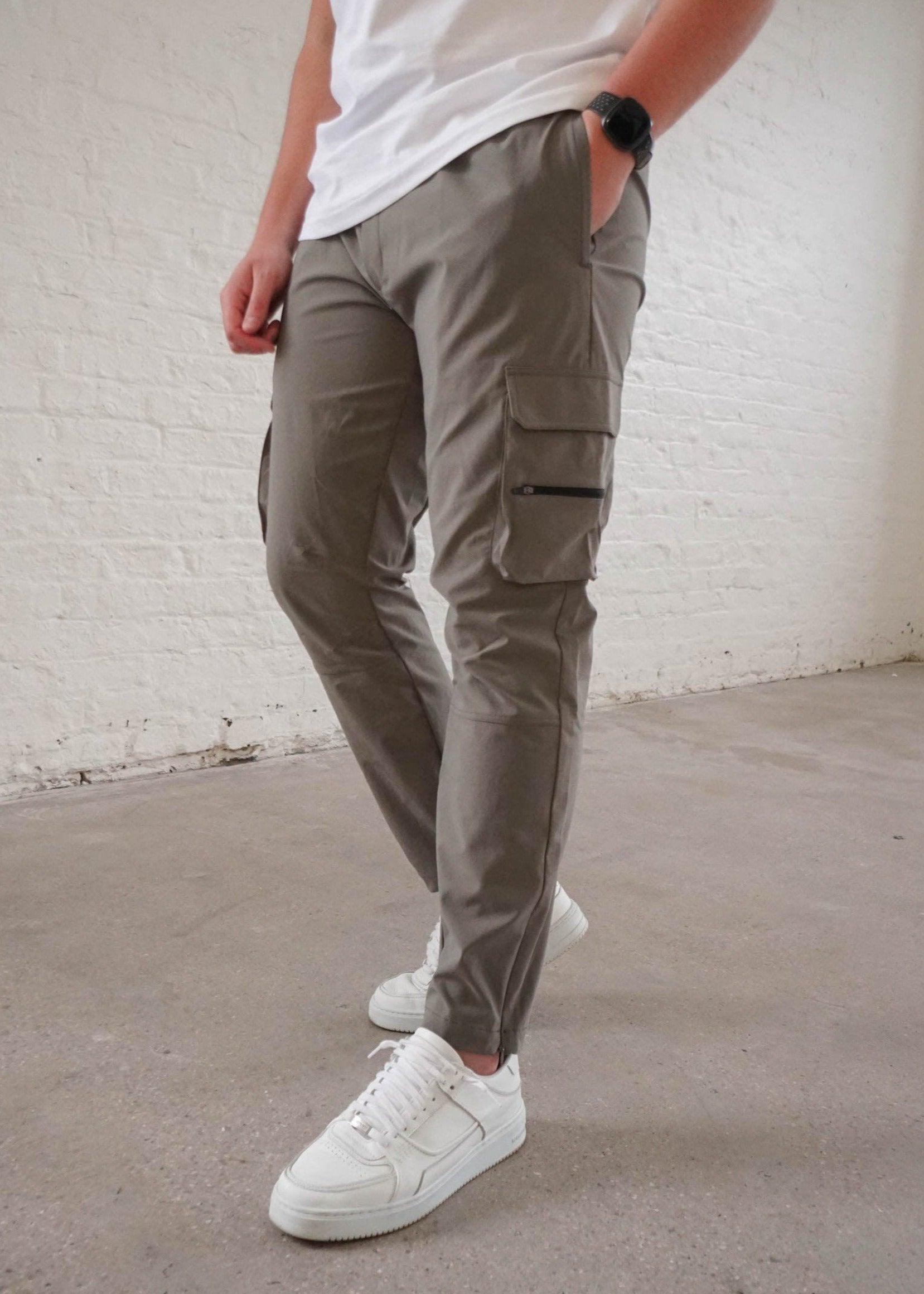 Tech Stretch Cargo Pant In Olive