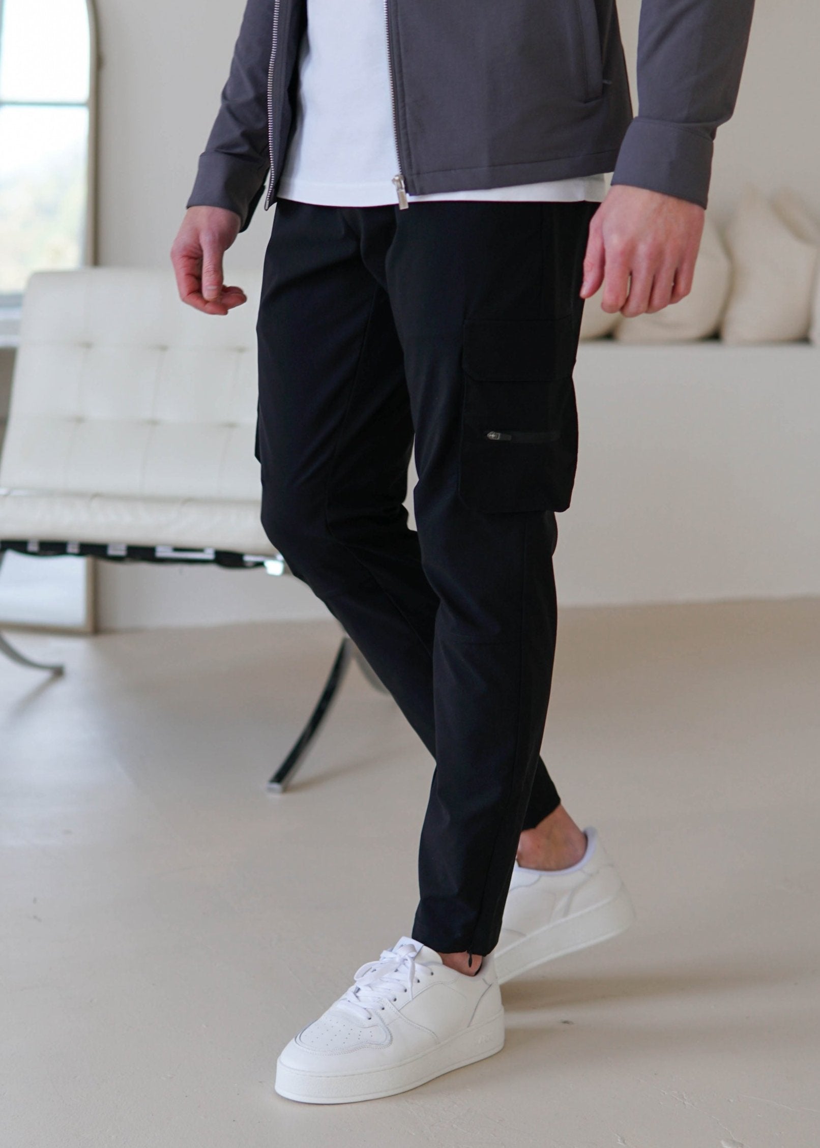 Tech Stretch Cargo Pant In Black