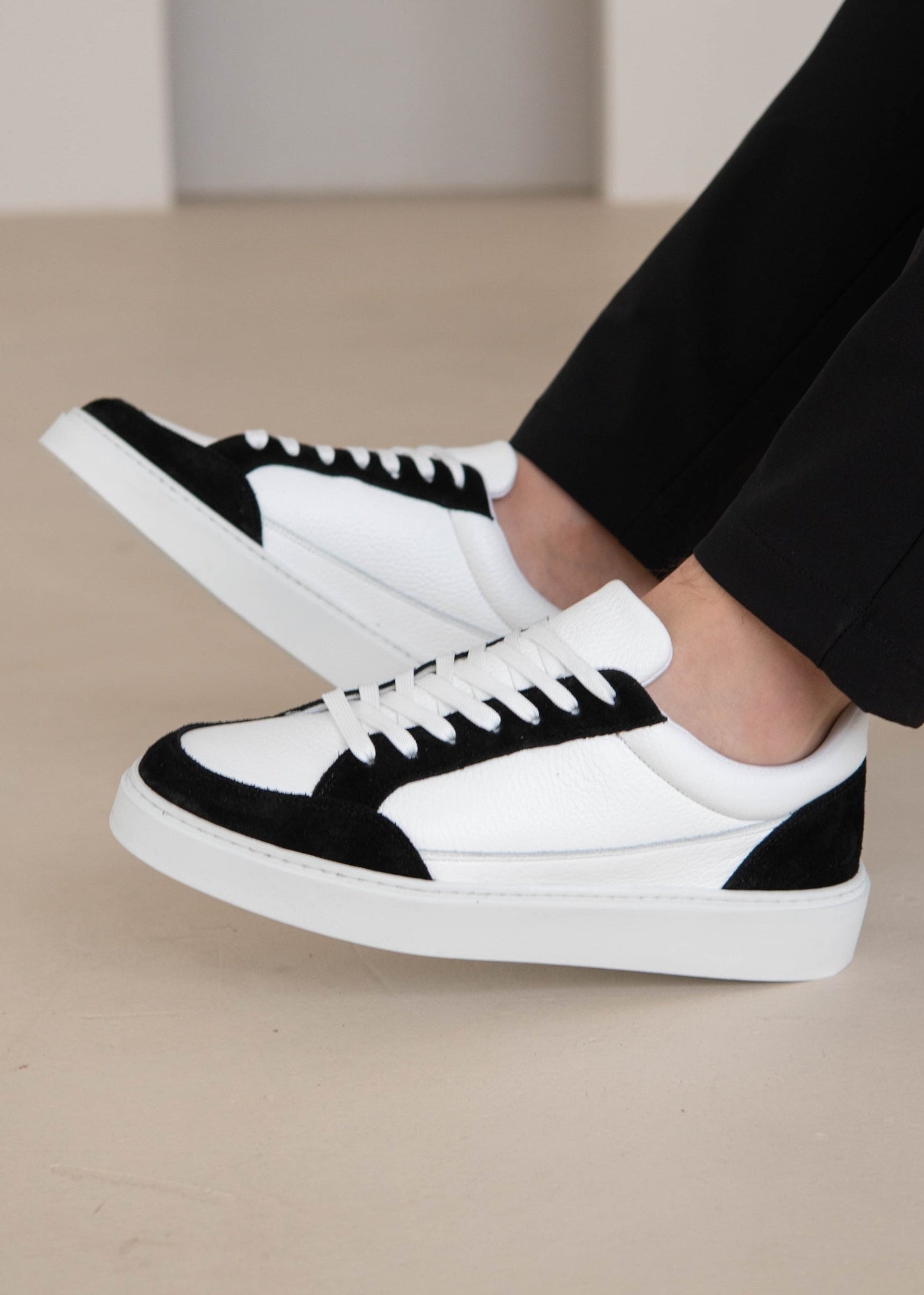 Premium Leather Trainer In White/Black Suede - Sulfit Clothing