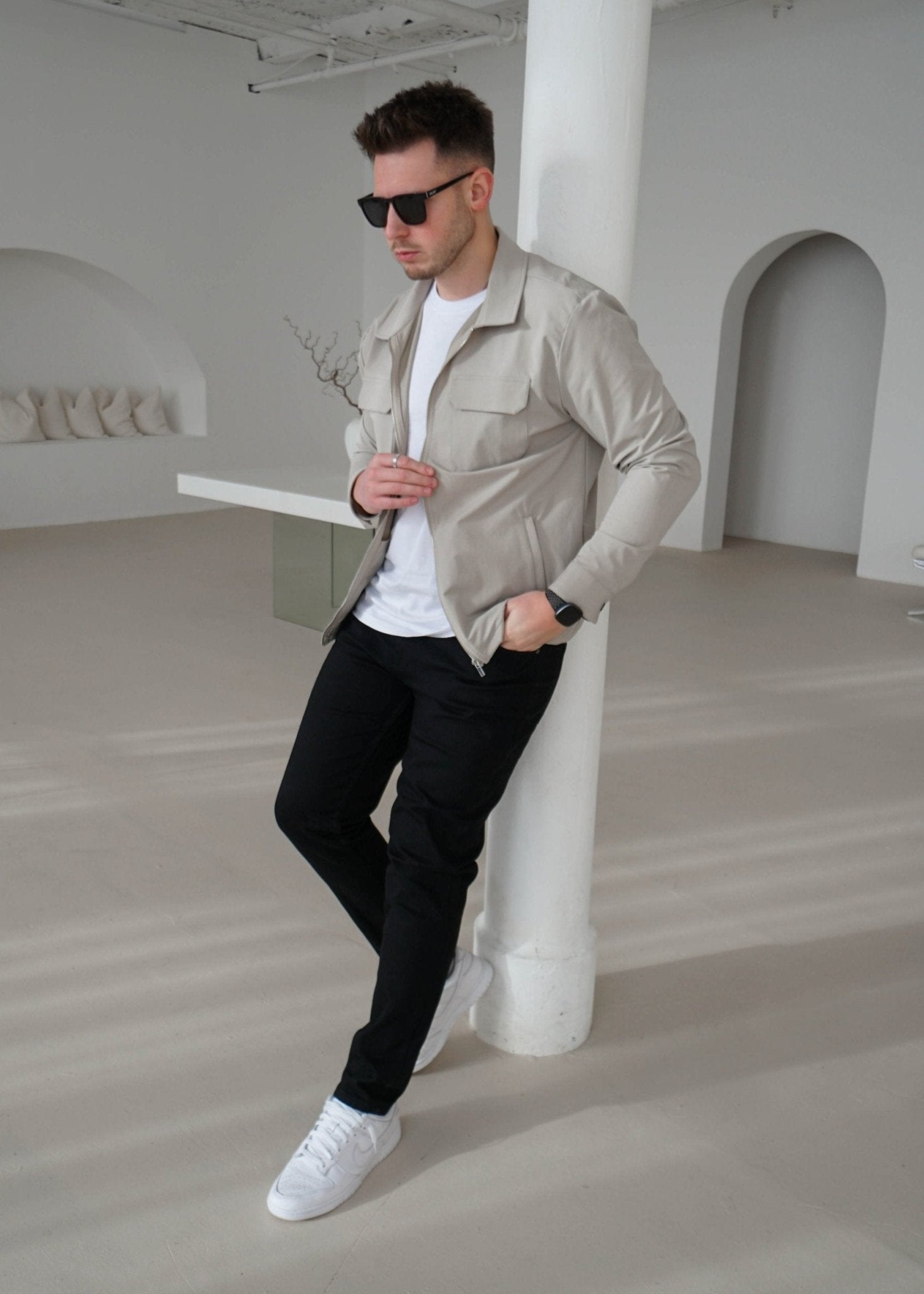 Relaxed Tapered Jeans In Jet Black - Sulfit Clothing