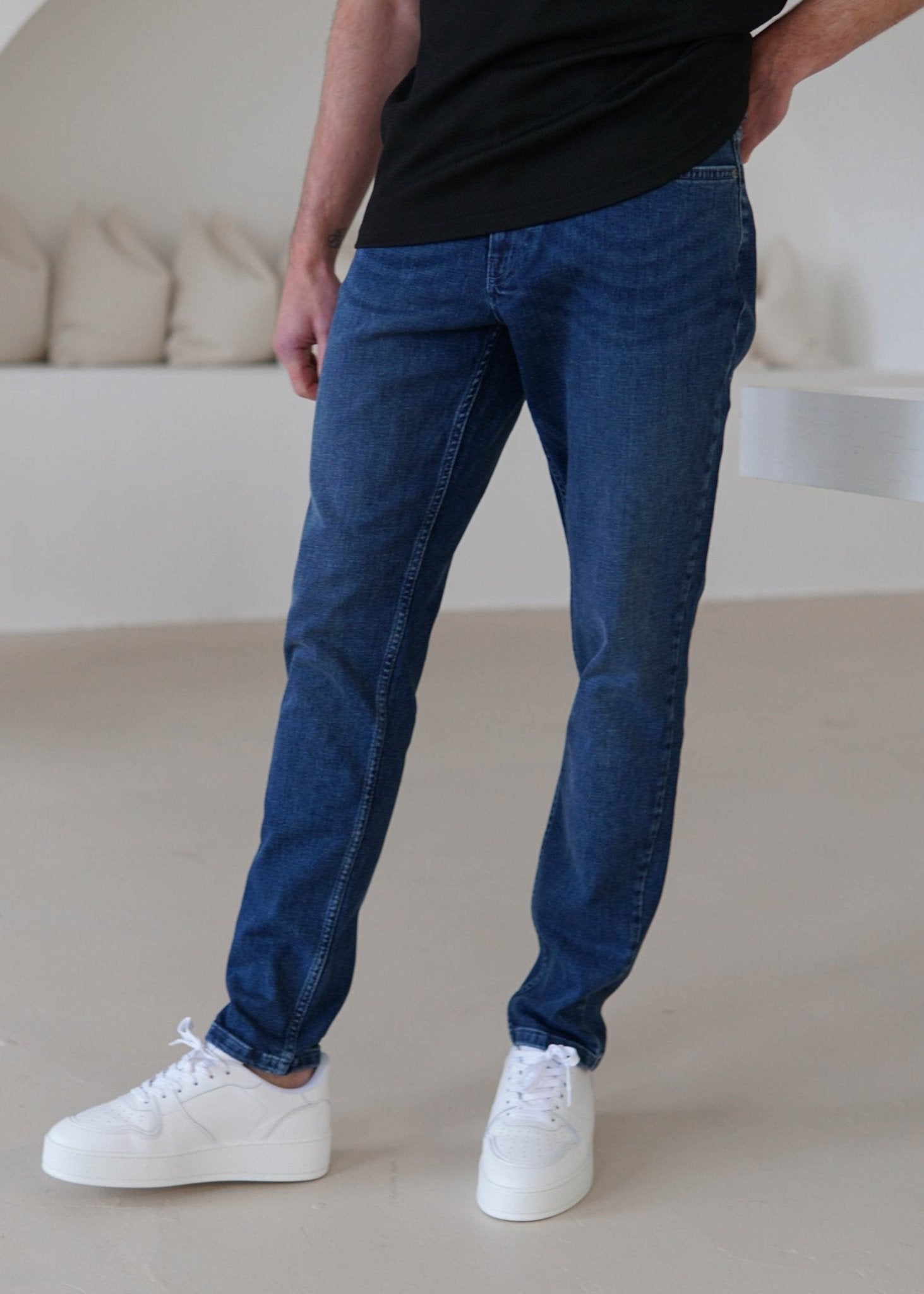 Relaxed Tapered Jeans In Mid Blue - Sulfit Clothing