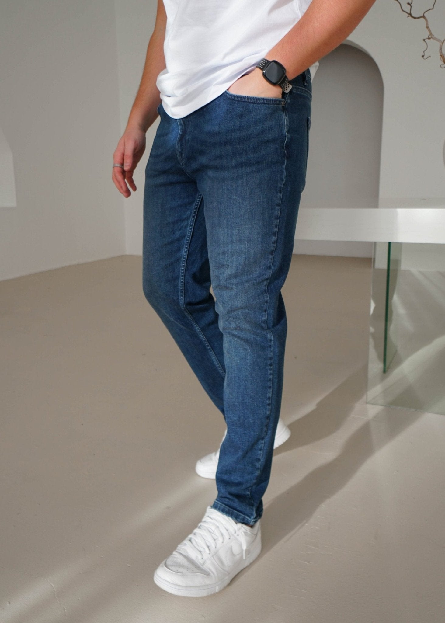 Relaxed Tapered Jeans In Mid Blue - Sulfit Clothing