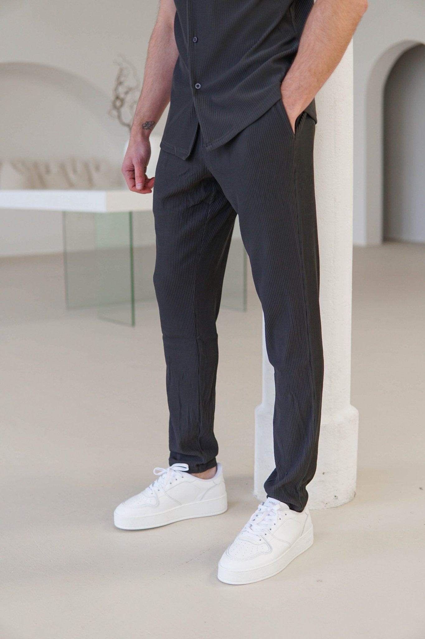 Ribbed Trouser In Dark Grey - Sulfit Clothing